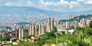 Lee más sobre el artículo Guía definitiva para comprar vivienda en los mejores barrios de Medellín